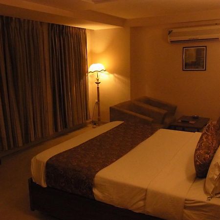 Hotel Eden Ahmedabad Exterior photo