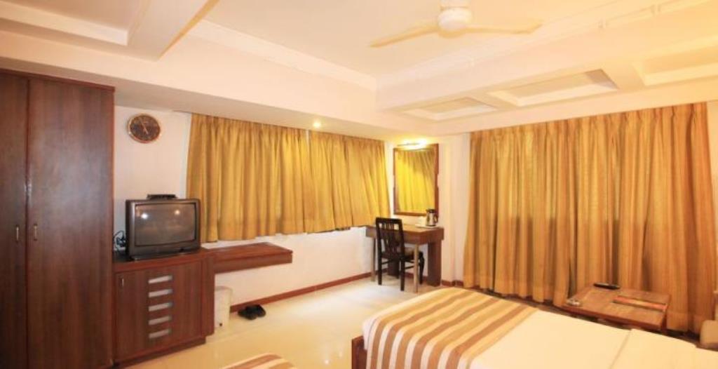 Hotel Eden Ahmedabad Room photo